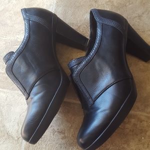 LifeStride ankle booties